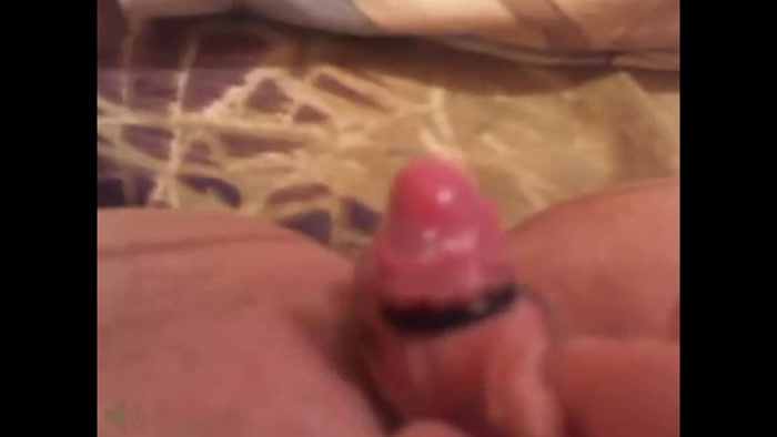 1742 Cam girl pumps her clit